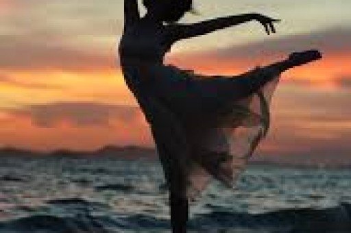 石明的爆料引发网友热议掀起了一股八卦风潮